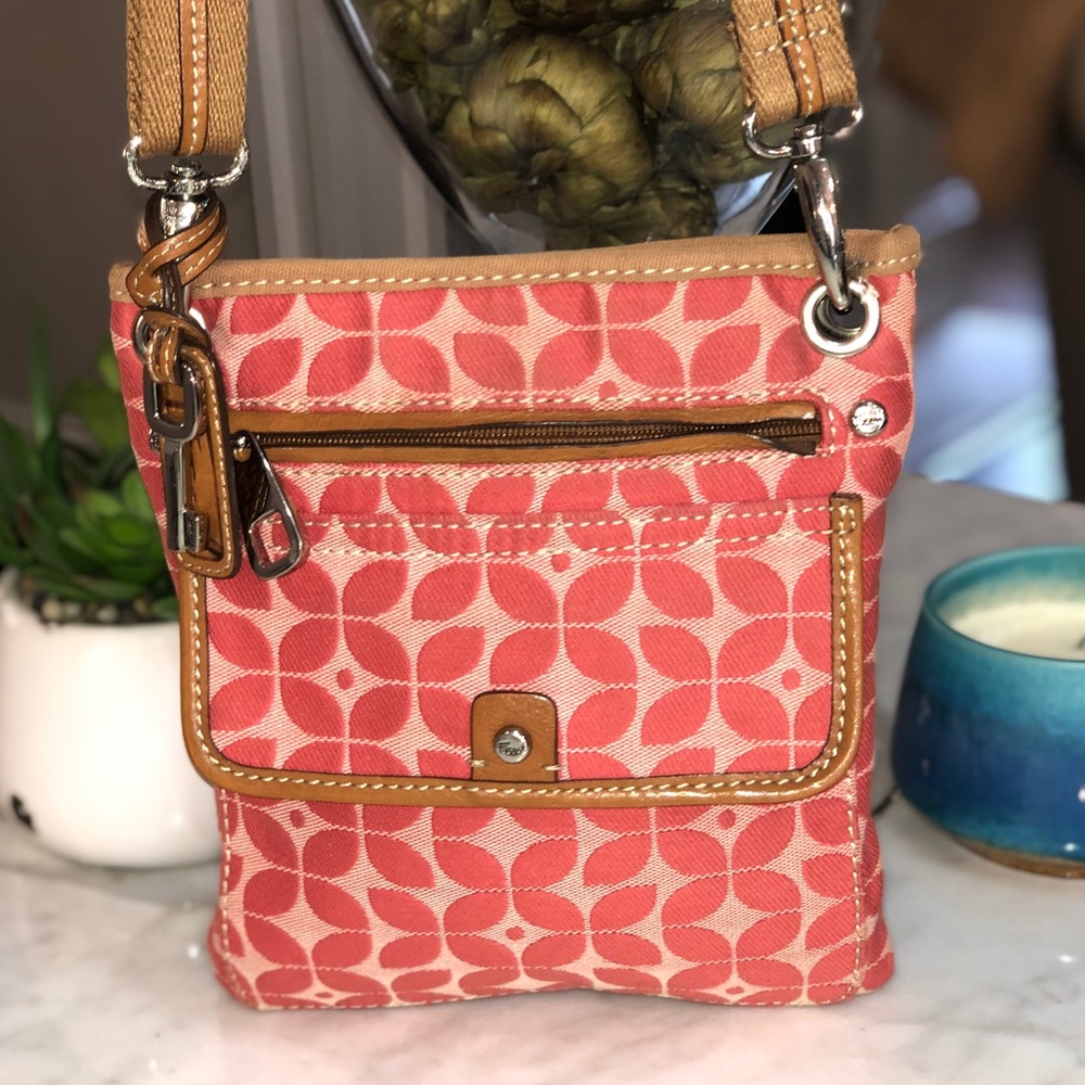 Fossil signature canvas crossbody orange & tan 😎